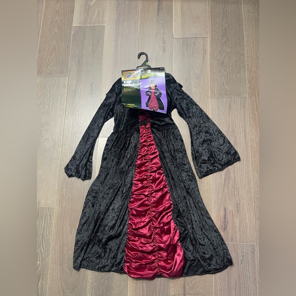 Totally Ghoul Dark Empiress child costume. NWT large